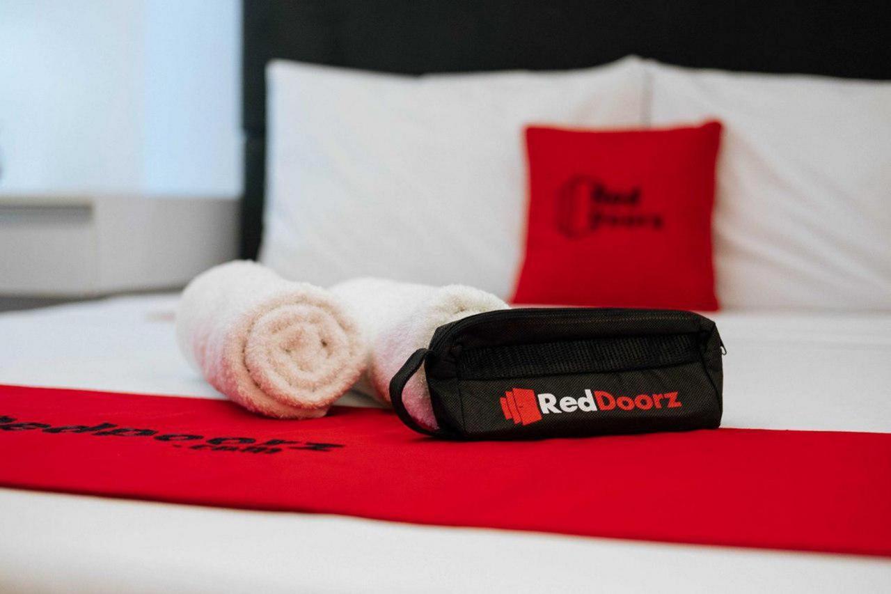 Reddoorz At Hotel Rumberpon Sorong Kültér fotó