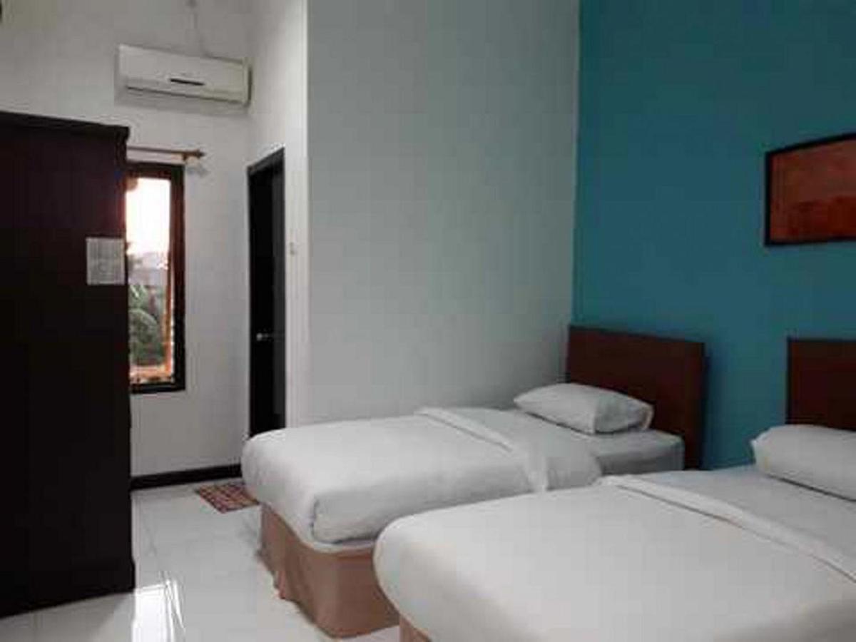 Reddoorz At Hotel Rumberpon Sorong Kültér fotó
