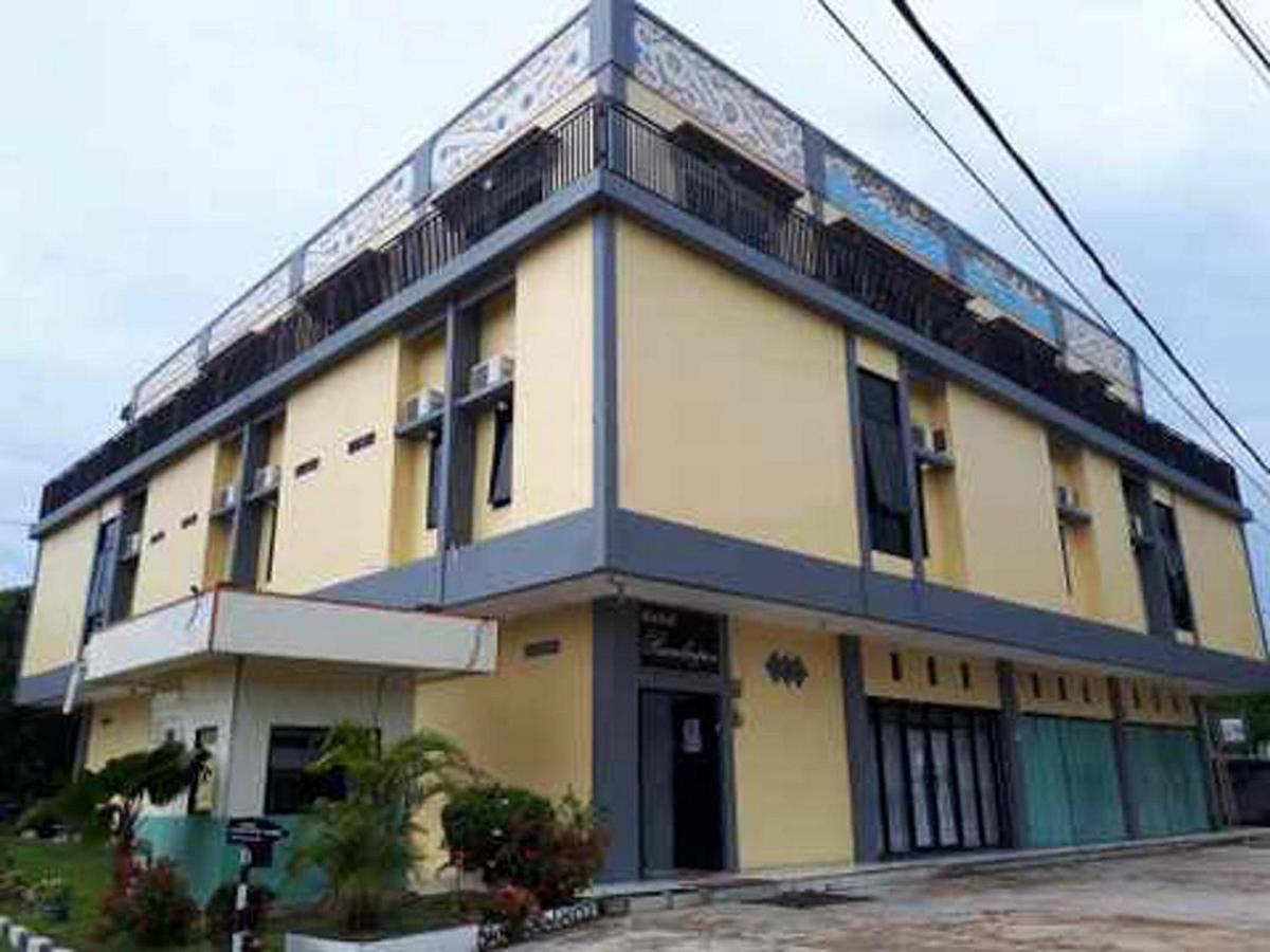 Reddoorz At Hotel Rumberpon Sorong Kültér fotó