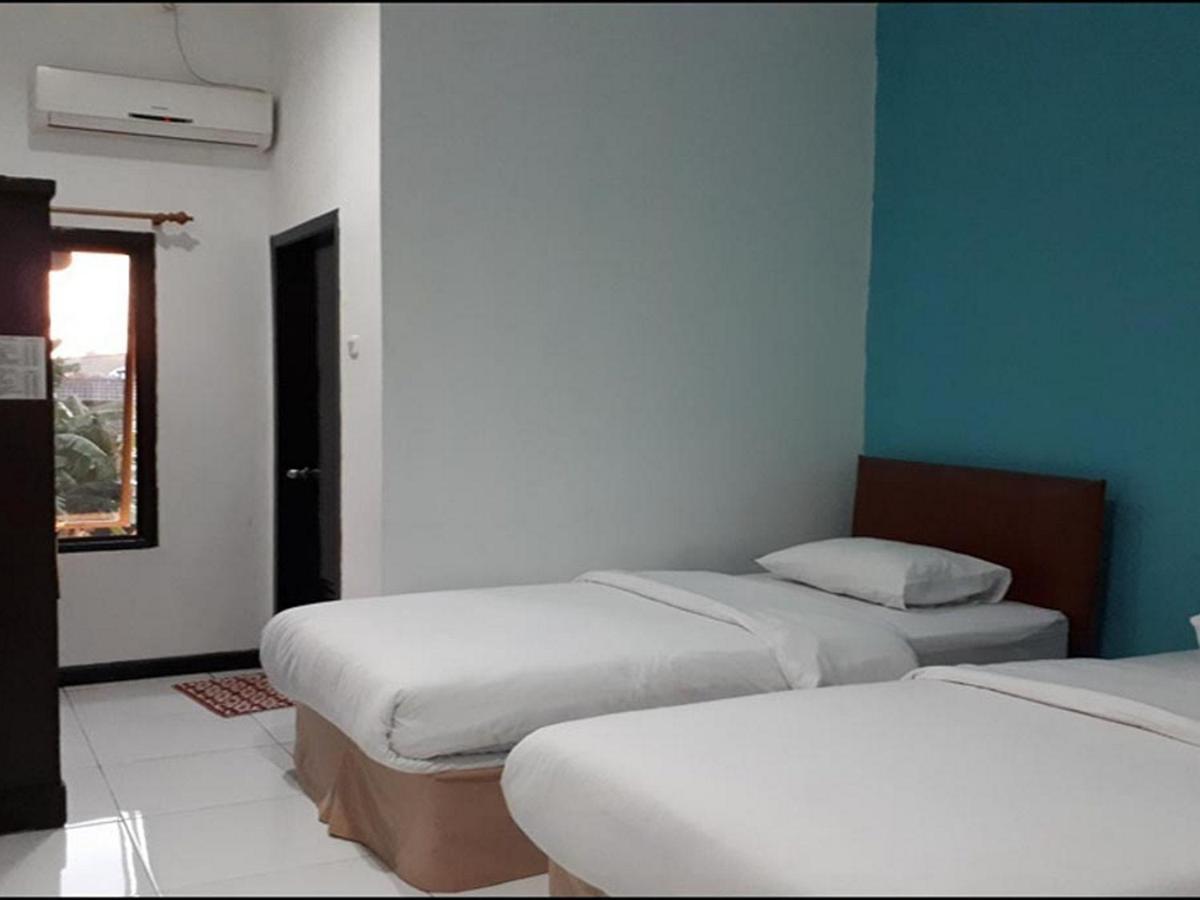 Reddoorz At Hotel Rumberpon Sorong Kültér fotó