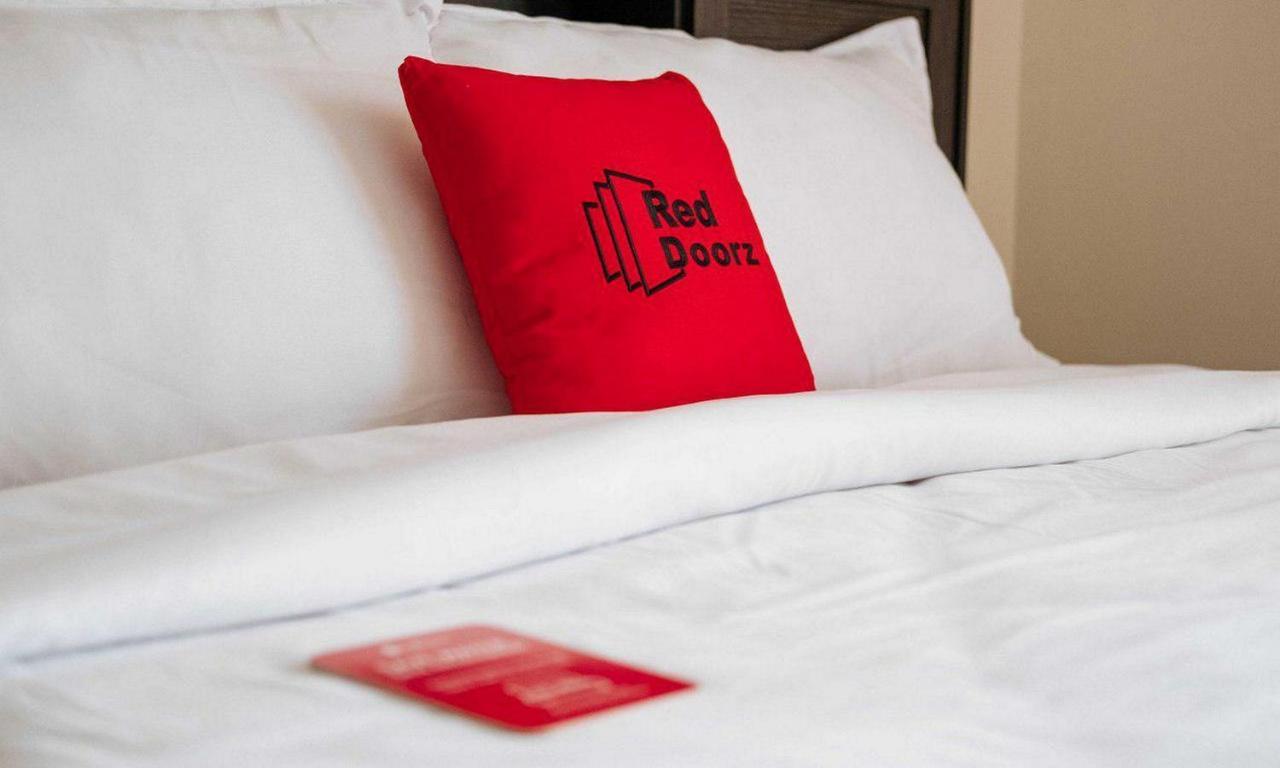 Reddoorz At Hotel Rumberpon Sorong Kültér fotó